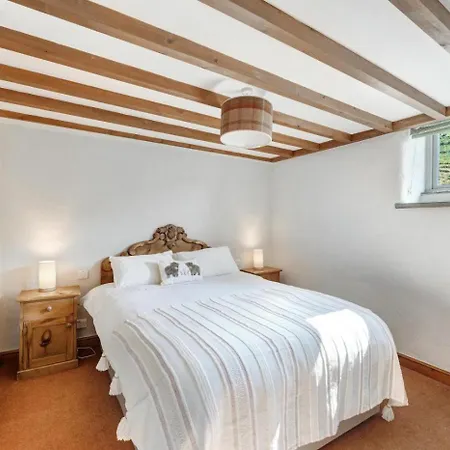 בית נופש 1 Bed In Oc-lr175 *